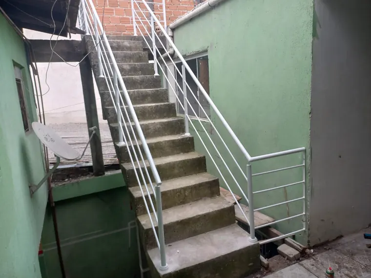 Estrutura metálica em trabalho da GF Aliança Serralheria
